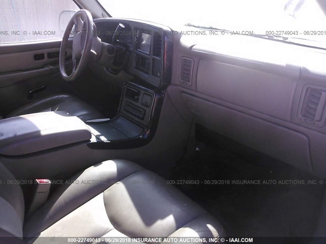 1GKEK63U95J164399 - 2005 GMC YUKON DENALI WHITE photo 5