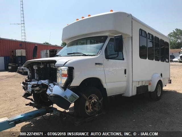 1FDEE35S09DA18762 - 2009 FORD E350 WHITE photo 2