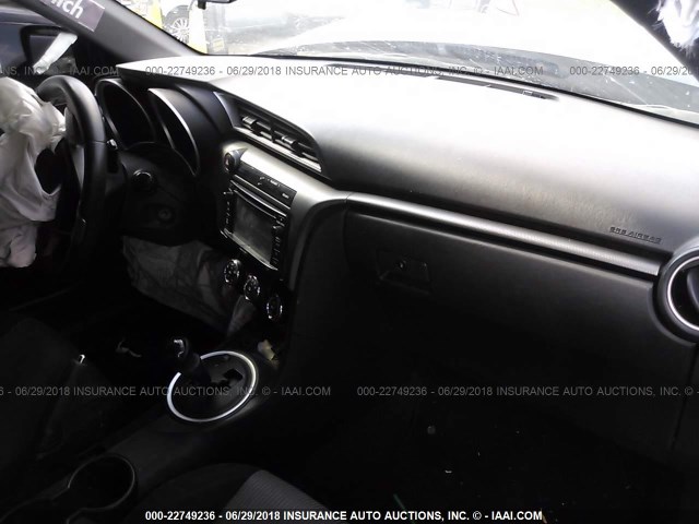 JTKJF5C75FJ000953 - 2015 TOYOTA SCION TC 黑色 照片 5