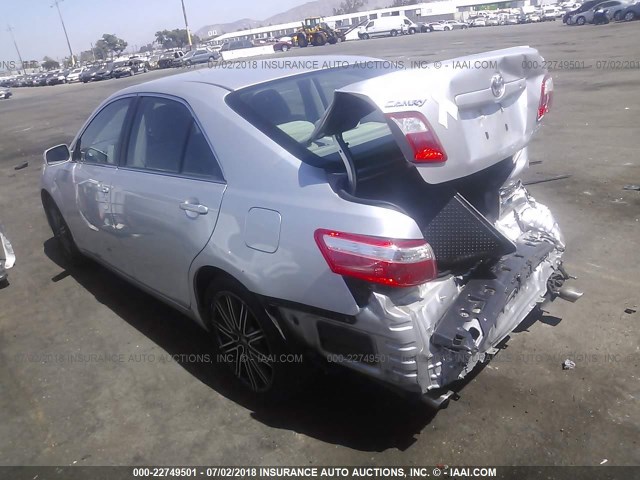 4T1BK46K68U571981 - 2008 TOYOTA CAMRY LE/XLE/SE SILVER photo 3