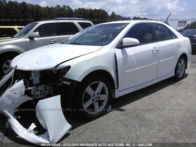 4T1BF1FK9DU669447 - 2013 TOYOTA CAMRY L/SE/LE/XLE 白色 照片 2