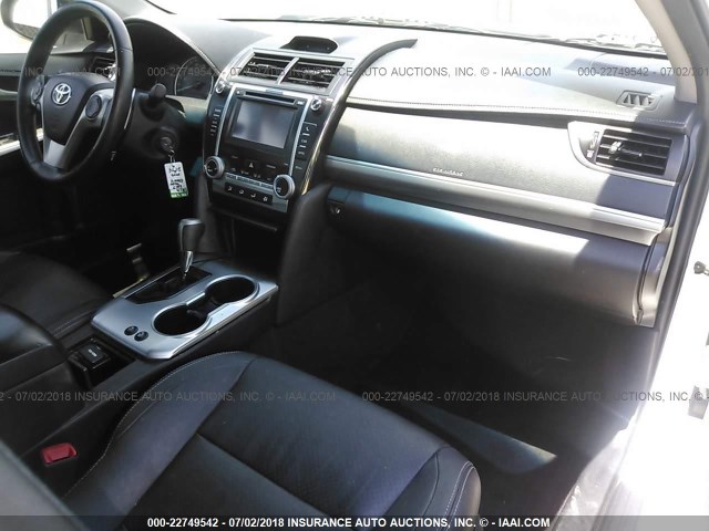 4T1BF1FK9DU669447 - 2013 TOYOTA CAMRY L/SE/LE/XLE 白色 照片 5