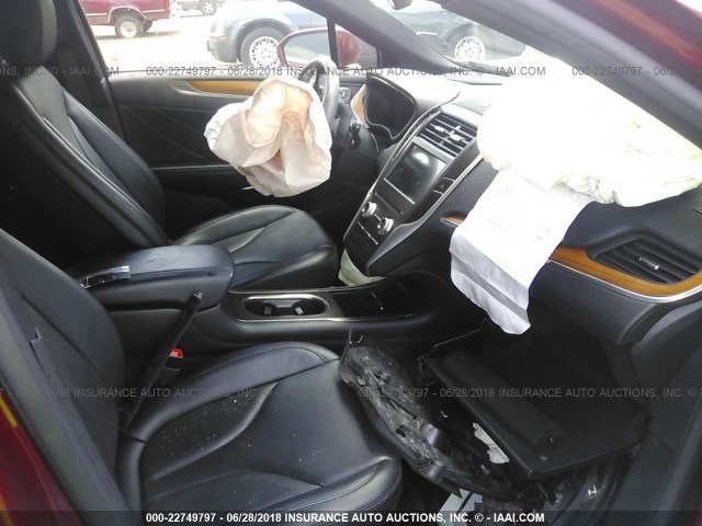 5LMCJ3C94GUJ30199 - 2016 LINCOLN MKC RESERVE RED photo 5