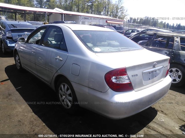 4T1BE32K72U584219 - 2002 TOYOTA CAMRY LE/XLE/SE 银色 照片 3