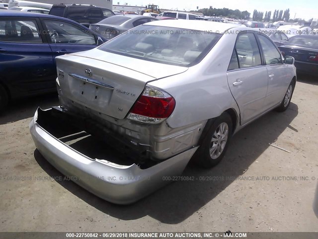 4T1BF32K55U615453 - 2005 TOYOTA CAMRY LE/XLE/SE 银色 照片 4