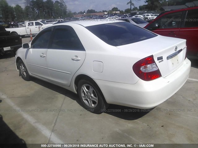 4T1BE32K64U286778 - 2004 TOYOTA CAMRY LE/XLE/SE თეთრი ფოტო 3