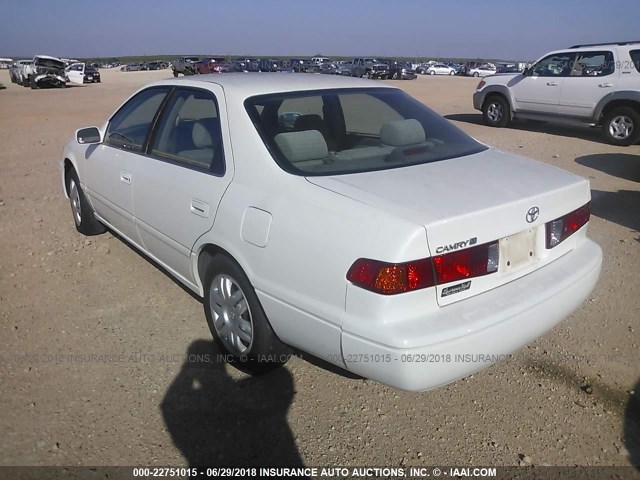 4T1BG22K6YU935067 - 2000 TOYOTA CAMRY CE/LE/XLE WHITE photo 3
