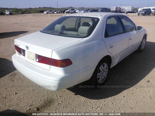 4T1BG22K6YU935067 - 2000 TOYOTA CAMRY CE/LE/XLE WHITE photo 4