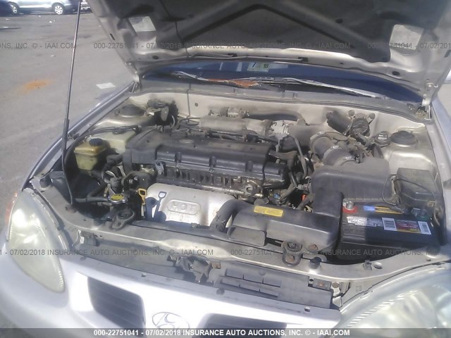 KMHJF35F6YU954849 - 2000 HYUNDAI ELANTRA GLS SILVER photo 10