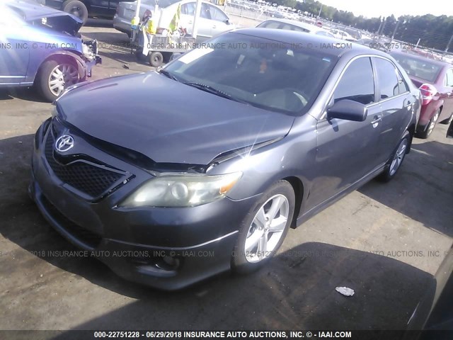 4T1BF3EK9AU501882 - 2010 TOYOTA CAMRY SE/LE/XLE 灰色 照片 2