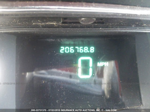 1LNLM81W3RY765572 - 1994 LINCOLN TOWN CAR EXECUTIVE WHITE photo 7