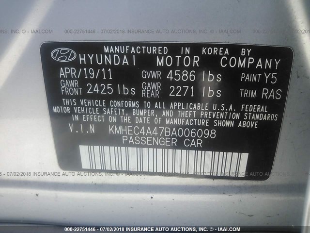 KMHEC4A47BA006098 - 2011 HYUNDAI SONATA HYBRID SILVER photo 9