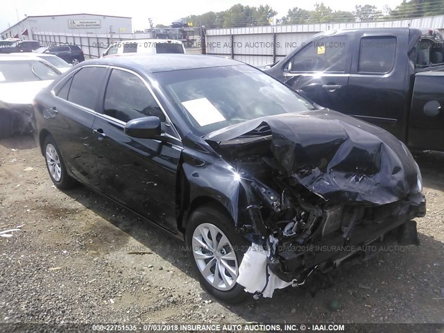 4T1BF1FK8HU785793 - 2017 TOYOTA CAMRY LE/XLE/SE/XSE BLACK photo 1