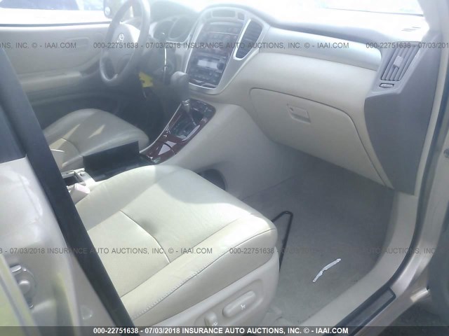 JTEEP21A240061341 - 2004 TOYOTA HIGHLANDER 棕色 照片 5