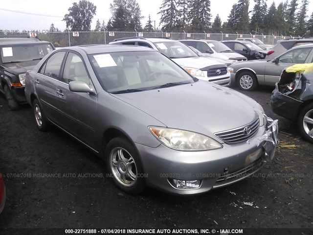 JTDBE30K450317252 - 2005 TOYOTA CAMRY LE/XLE/SE 银色 照片 1
