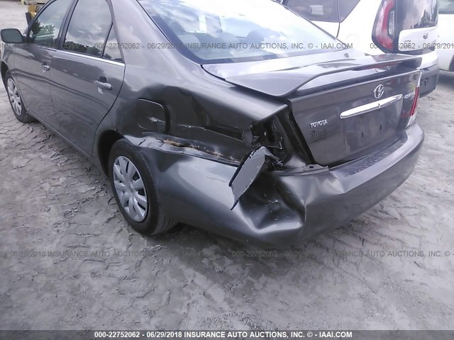 4T1BE32K85U577025 - 2005 TOYOTA CAMRY LE/XLE/SE ნაცრისფერი ფოტო 6