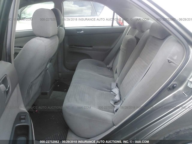 4T1BE32K85U577025 - 2005 TOYOTA CAMRY LE/XLE/SE ნაცრისფერი ფოტო 8