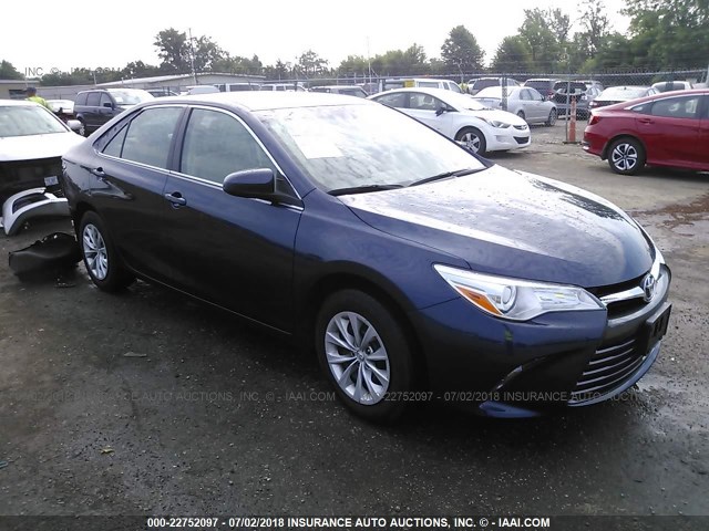 4T1BF1FK5FU894743 - 2015 TOYOTA CAMRY LE/XLE/SE/XSE Dark Blue photo 1