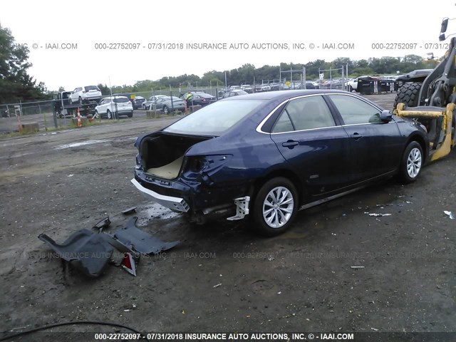 4T1BF1FK5FU894743 - 2015 TOYOTA CAMRY LE/XLE/SE/XSE Dark Blue photo 4