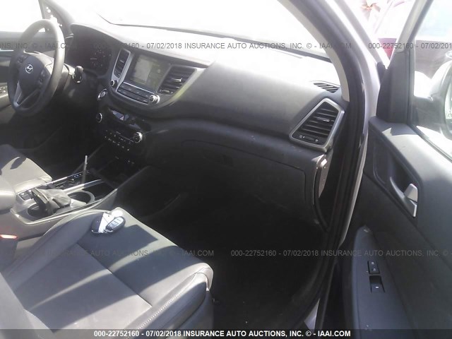 KM8J33A45JU712878 - 2018 HYUNDAI TUCSON LIMITED/SPORT AND ECO/SE SILVER photo 5
