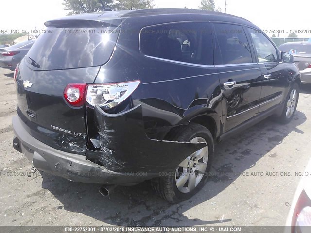 1GNKRLED8CJ302024 - 2012 CHEVROLET TRAVERSE LTZ BLACK photo 4