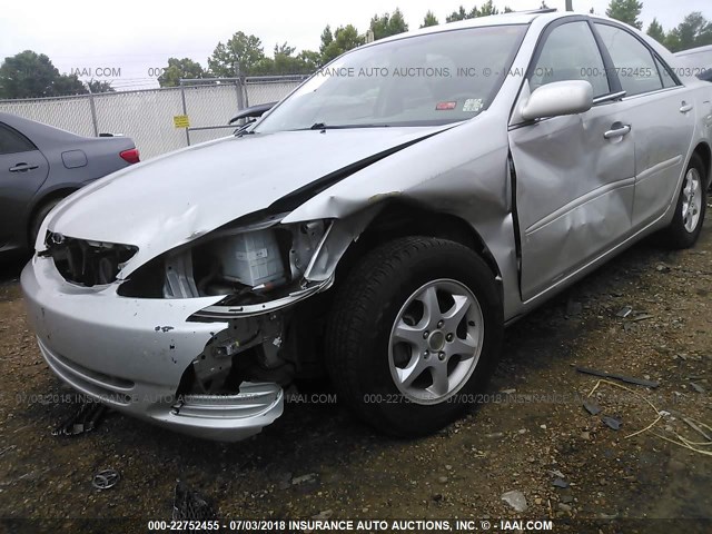 4T1BE32K64U900812 - 2004 TOYOTA CAMRY LE/XLE/SE Gümüş foto 6