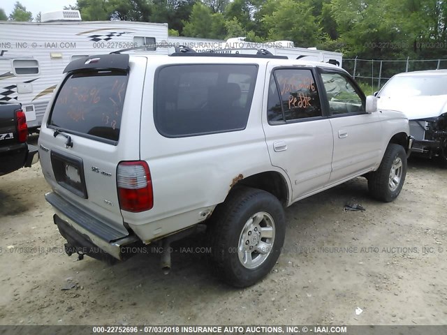 JT3HN86R7X0228276 - 1999 TOYOTA 4RUNNER SR5 SILVER photo 4