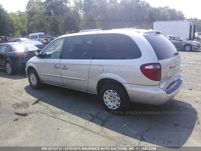 2C4GP24353R246711 - 2003 CHRYSLER TOWN & COUNTRY  SILVER photo 3