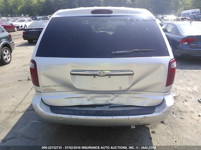 2C4GP24353R246711 - 2003 CHRYSLER TOWN & COUNTRY  SILVER photo 6