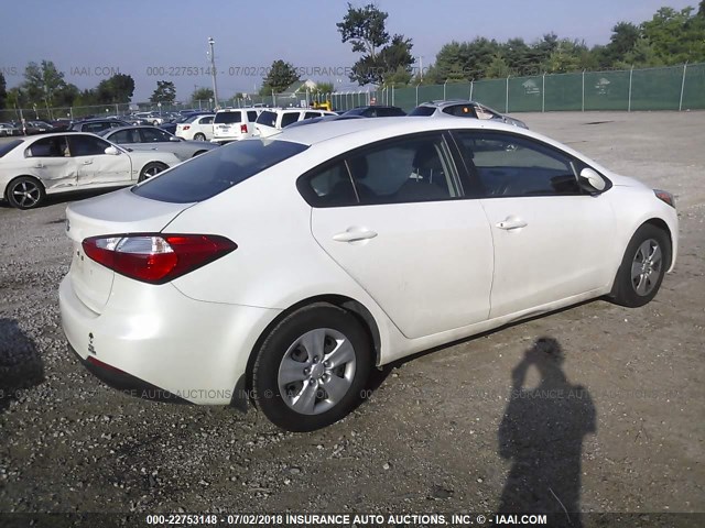 KNAFK4A60E5067705 - 2014 KIA FORTE LX WHITE photo 4