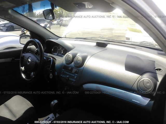 KL1TD5DE7BB224109 - 2011 CHEVROLET AVEO LS/LT 银色 照片 5