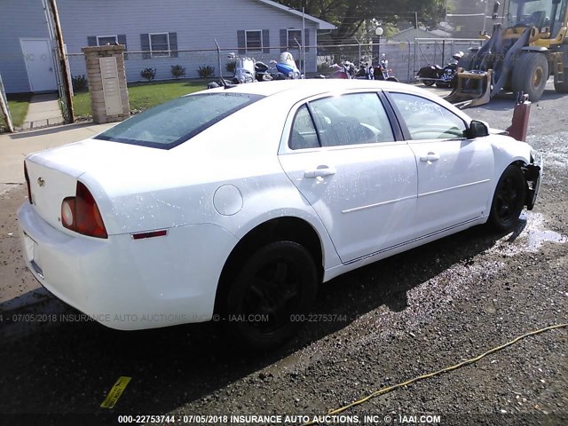 1G1ZH57B694163643 - 2009 CHEVROLET MALIBU 1LT WHITE photo 4
