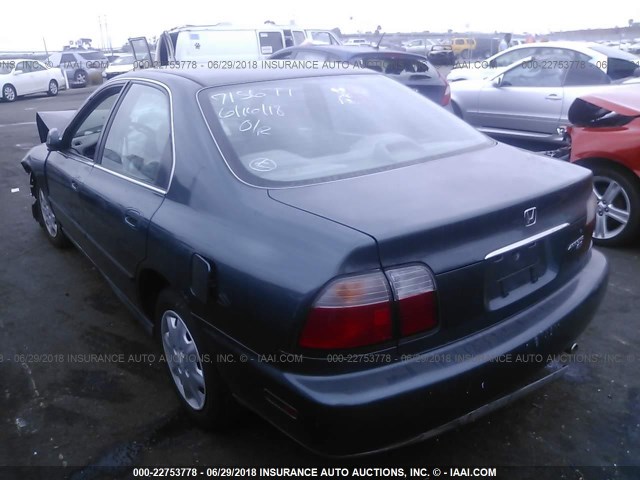 1HGCD5632VA260483 - 1997 HONDA ACCORD LX/EX GREEN photo 3