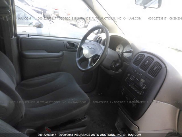 1C4GJ25382B586755 - 2002 CHRYSLER VOYAGER BLUE photo 5