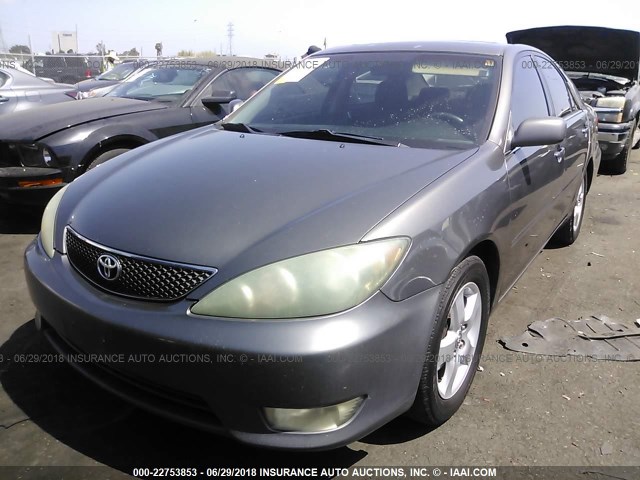 4T1BE32K95U991009 - 2005 TOYOTA CAMRY LE/XLE/SE 灰色 照片 2