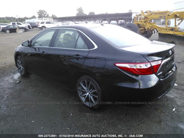 4T1BF1FKXHU344540 - 2017 TOYOTA CAMRY LE/XLE/SE/XSE 黑色 照片 3