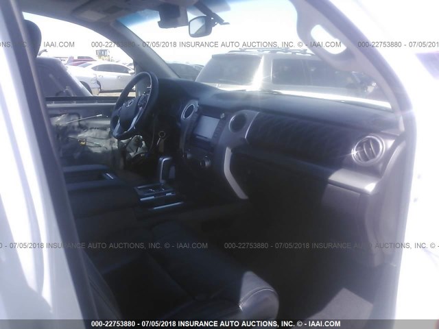 5TFAW5F1XEX412571 - 2014 TOYOTA TUNDRA CREWMAX PLATINUM Blanc photo 5