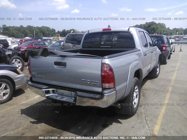 5TFJU4GN9FX074115 - 2015 TOYOTA TACOMA DOUBLE CAB PRERUNNER SILVER photo 4