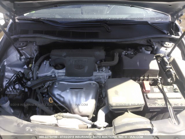 4T1BF1FK2HU341065 - 2017 TOYOTA CAMRY LE/XLE/SE/XSE 银色 照片 10