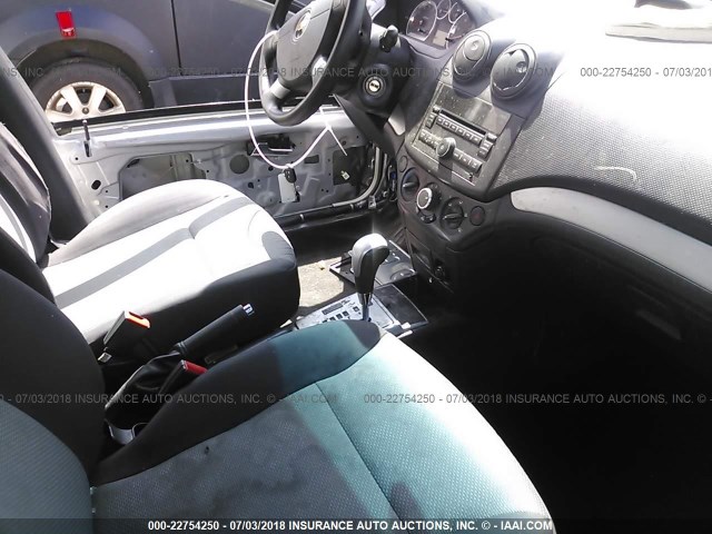 KL1TD6DE2AB135813 - 2010 CHEVROLET AVEO LS/LT 银色 照片 5
