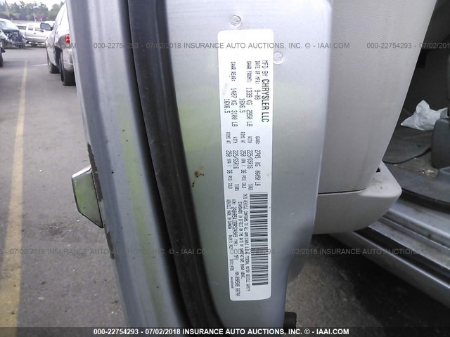 2A8HR54139R524909 - 2009 CHRYSLER TOWN & COUNTRY TOURING SILVER photo 9