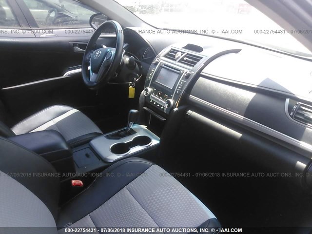 4T1BF1FK3CU152336 - 2012 TOYOTA CAMRY SE/LE/XLE GRAY photo 5
