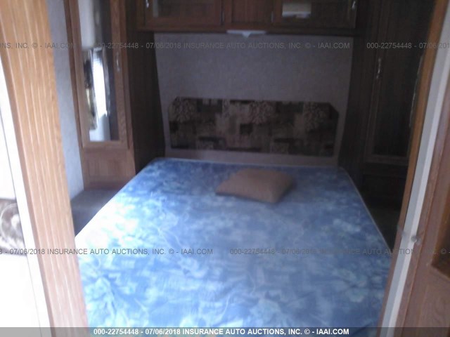 4EZTJ33277S017593 - 2007 JAGU CAMPER  WHITE photo 5