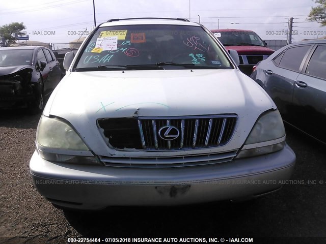 JTJGF10U720131822 - 2002 LEXUS RX 300 WHITE photo 6