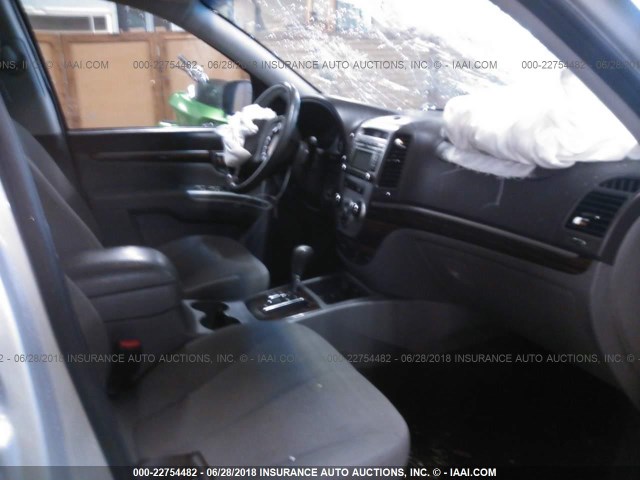 5NMSG3AB0AH369058 - 2010 HYUNDAI SANTA FE GLS SILVER photo 5