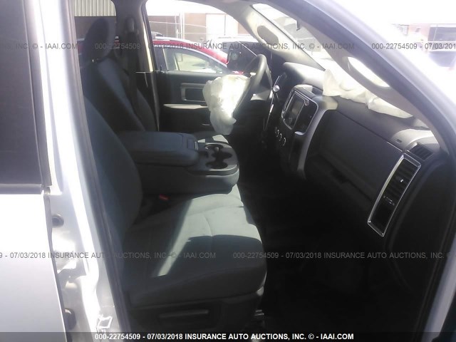 3C6UR5DL9JG215910 - 2018 RAM 2500 SLT WHITE photo 5