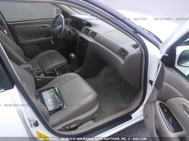 JT2BF28K5Y0265512 - 2000 TOYOTA CAMRY LE/XLE 白色 照片 5