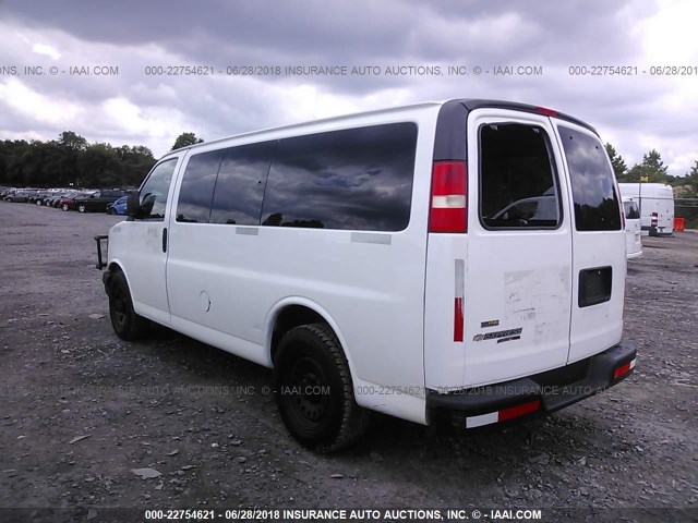 1GNSHBF43B1127918 - 2011 CHEVROLET EXPRESS G1500 LS WHITE photo 3