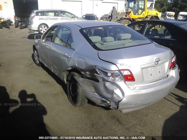 4T4BE46K09R071720 - 2009 TOYOTA CAMRY SE/LE/XLE SILVER photo 3