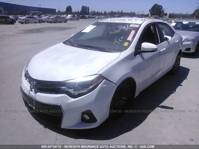 5YFBURHEXFP267999 - 2015 TOYOTA COROLLA L/LE/LE PLS/PRM/S/S PLS WHITE photo 2